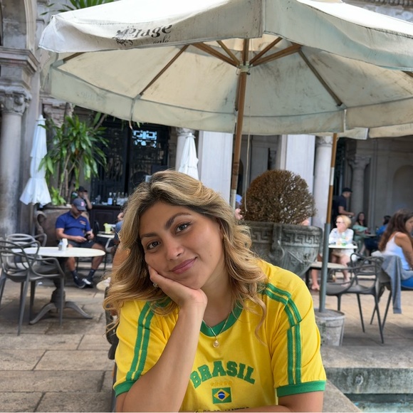 Meet your Posher, Debbie - Picture 1 of 1